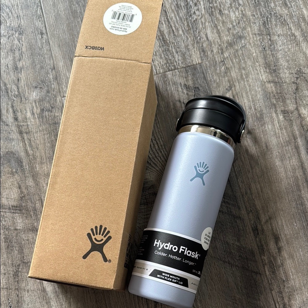 ✨ Hydro Flask 20oz Wide Mouth with Flex Sip Lid in NEW Color: Surf (NEW w/ Box)